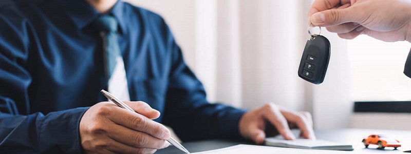 Ubezpieczenie samochodu – czy przechodzi na nabywcę auta