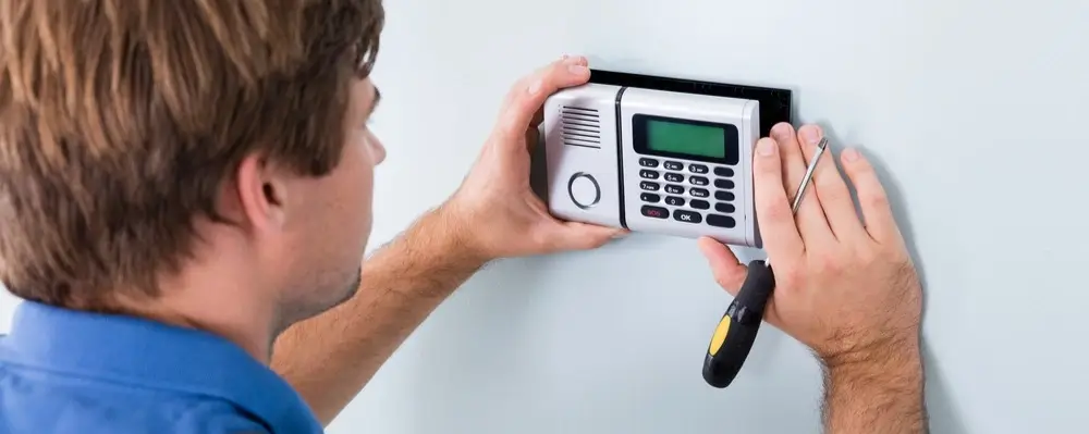 Montaż systemów alarmowych — kiedy wykonać?