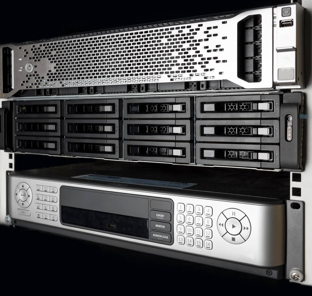 Macierz dyskowa RAID w monitoringu CCTV — po co się ją stosuje i jaki tryb wybrać?